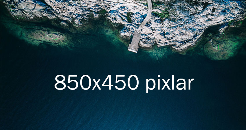 Badstege från klippor vid havet. Text 450x850 pixlar.